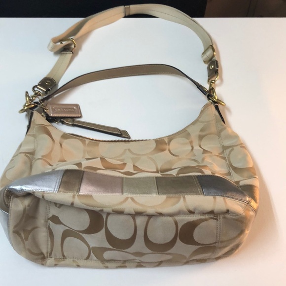 Authentic Coach purse. - Picture 3 of 7